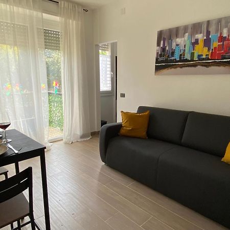 Moderno Ed Elegante Loft Con Balcone Apartment Milan Luaran gambar