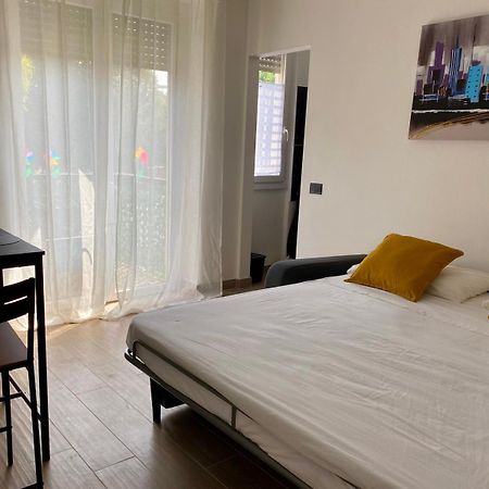 Moderno Ed Elegante Loft Con Balcone Apartment Milan Luaran gambar