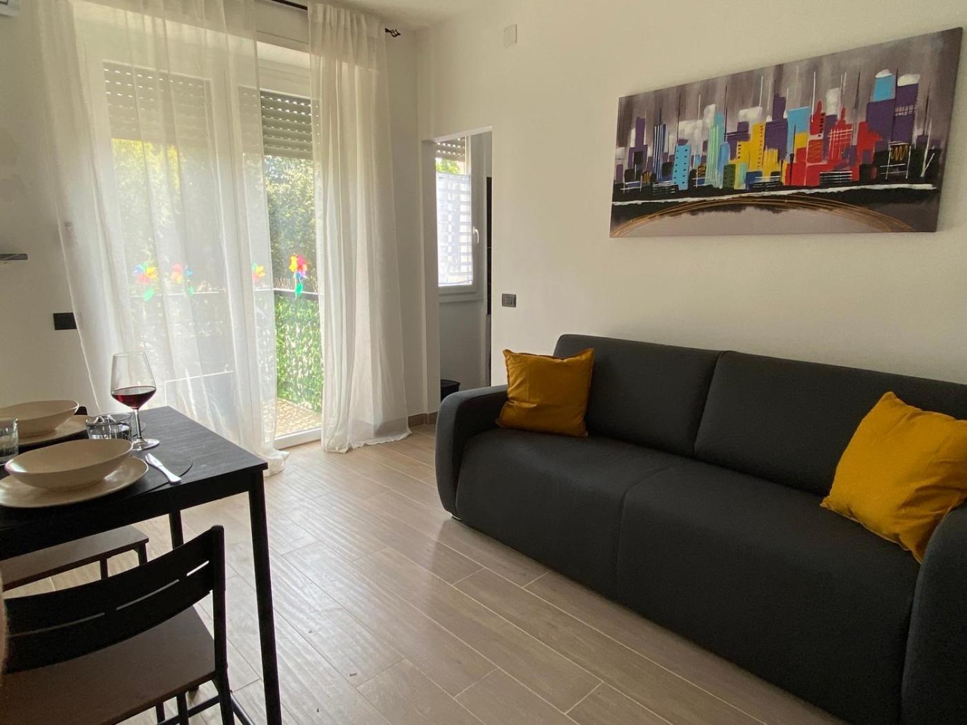Moderno Ed Elegante Loft Con Balcone Apartment Milan Luaran gambar