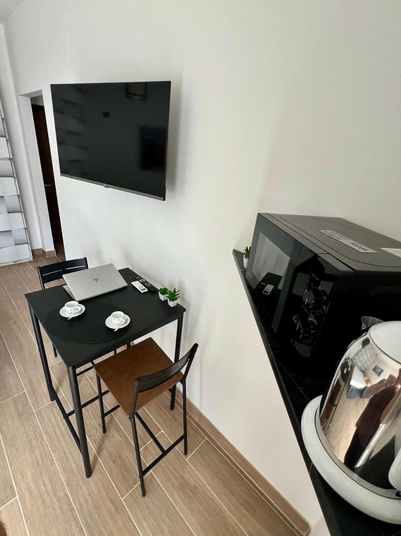 Moderno Ed Elegante Loft Con Balcone Apartment Milan Luaran gambar