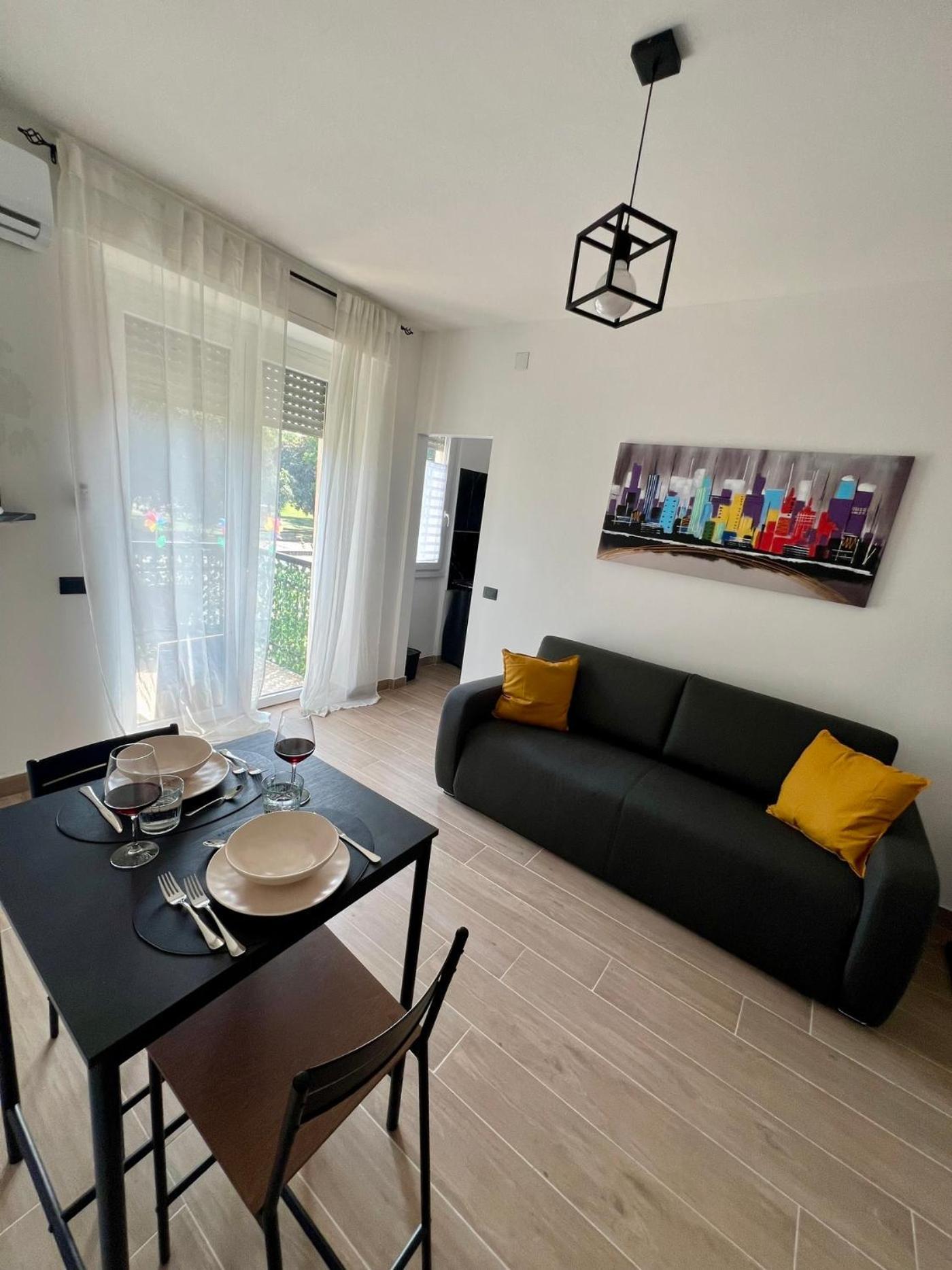 Moderno Ed Elegante Loft Con Balcone Apartment Milan Luaran gambar