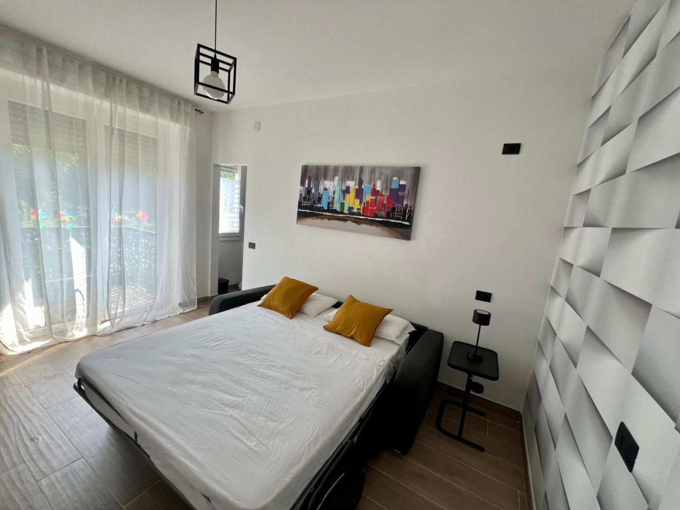 Moderno Ed Elegante Loft Con Balcone Apartment Milan Luaran gambar