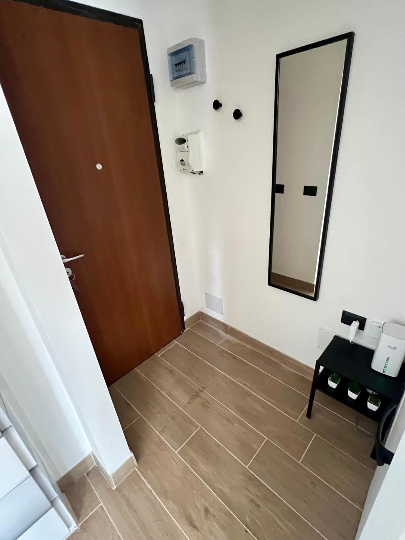 Moderno Ed Elegante Loft Con Balcone Apartment Milan Luaran gambar